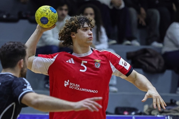 Gabriel Cavalcanti com um dos melhores golos da EHF European League 2025/2026