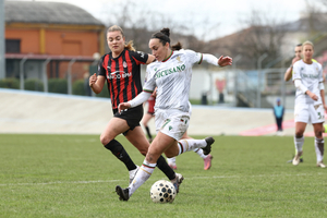 Adriana Gomes permanece em Itália e renova com o Ternana