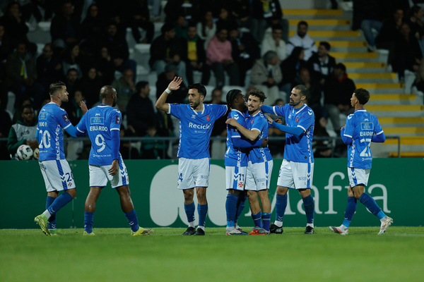 Belenenses comunica a saída de nove jogadores do plantel principal