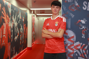 Benfica oficializa contratação de Luís Silva, irmão de Manu Silva