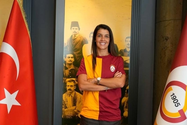 Carole Costa junta-se a Jéssica Silva e Patrícia Morais no Galatasaray