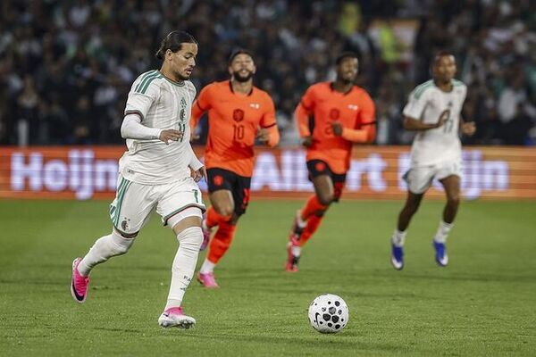 Algeria overcome Netherlands