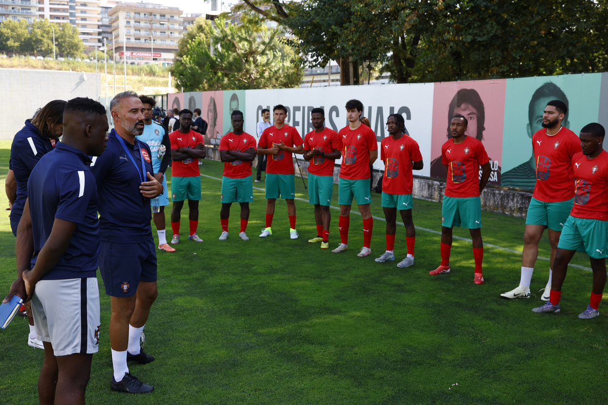 Arranca a 24.ª edição do Estágio do Jogador: «O que vos está a acontecer é apenas u...