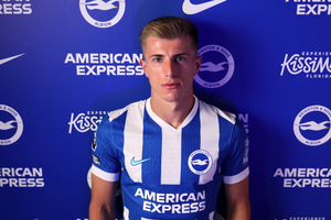 Costinha assina por clube da Premier League