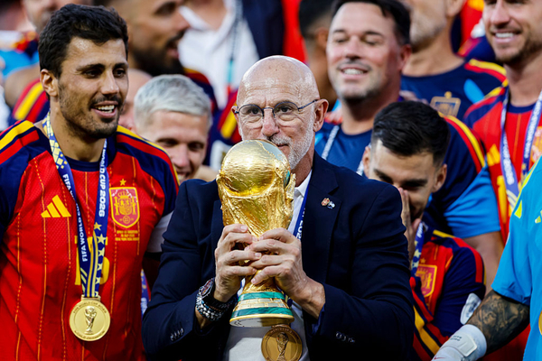 De la Fuente está sozinho no trono do futebol espanhol