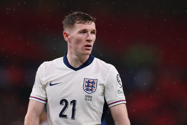 Manchester City confirma acordo para contratar Elliot Anderson por valor recorde