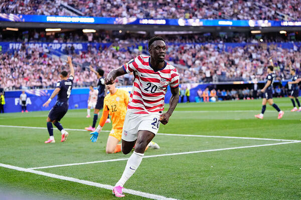Paraguay stumble to defeat against USA