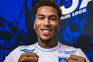 Agora é oficial: Danny Namaso deixa o FC Porto em definitivo