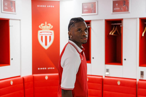 Monaco anuncia português e antiga promessa do Barcelona