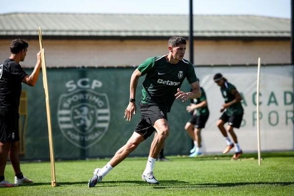 Antes de defrontar Strasbourg, Sporting vence Portimonense em particular