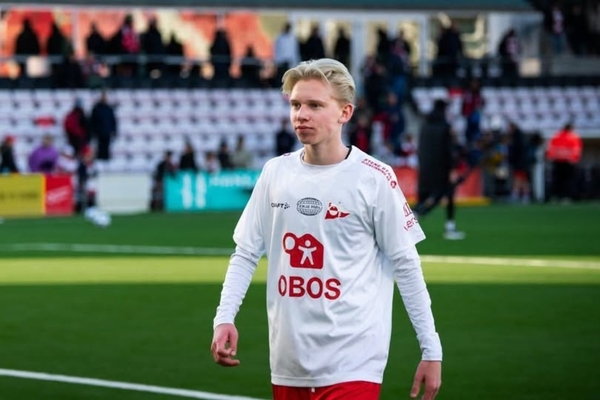 FC Porto garante prodígio norueguês que bateu recorde de Odegaard