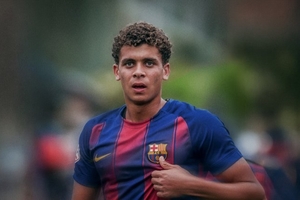 Barcelona contrata internacional egípcio de 18 anos em definitivo