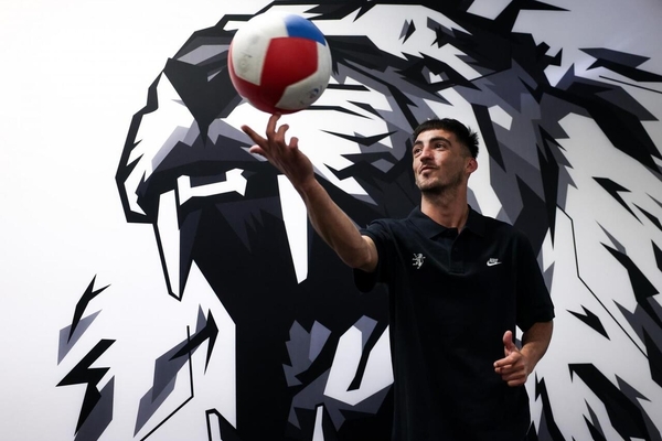 Líbero argentino prolonga ligação ao Sporting