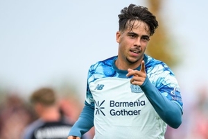 Afonso Moreira bisa na estreia pelo Bayer Leverkusen