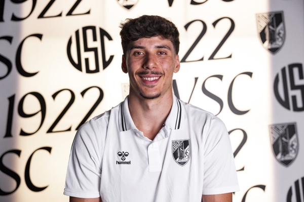 Lateral esquerdo português regressa a Portugal pela porta do Vitória SC