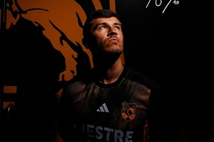 Médio formado no Benfica deixa PAOK e assina pelo Lusitânia de Lourosa