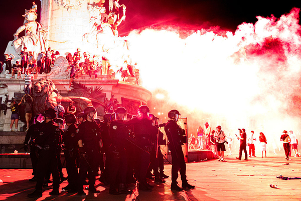 Liga dos Campeões: mais de 890 detidos, 178 polícias feridos e um morto na festa do PSG