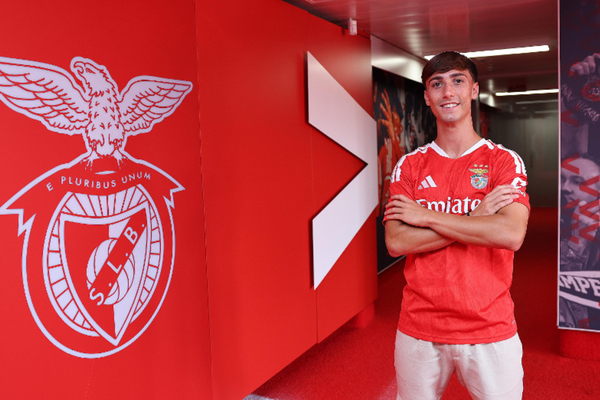 Benfica renova com mais um campeão do mundo de sub-17