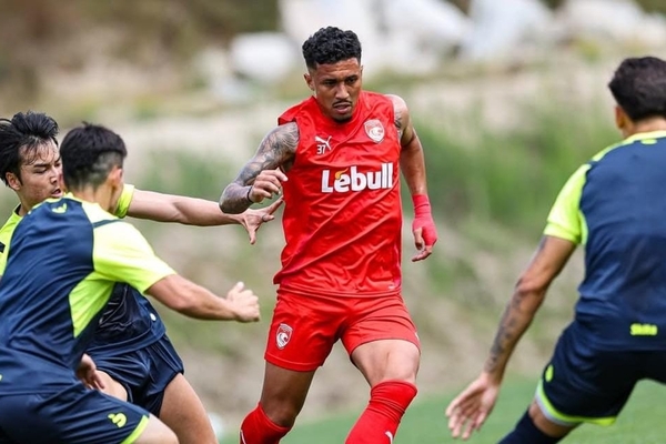 Santa Clara vence Arouca num jogo com três partes