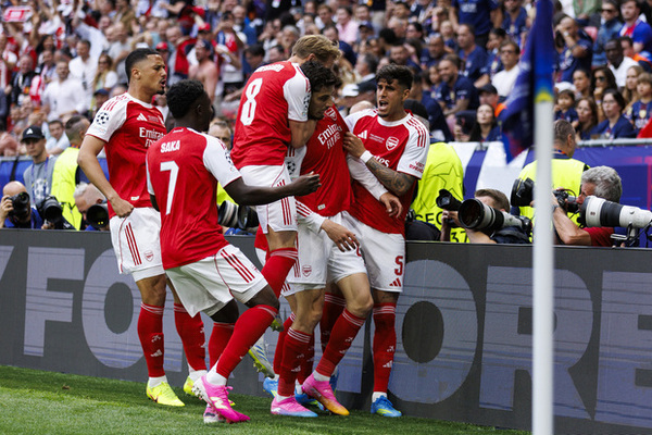 PSG thump Arsenal on penalties