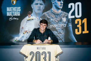 FC Famalicão renova contrato de jovem central