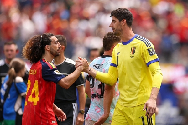 Courtois foi substituído por lesão, mas queria continuar: «Sentia que ia ser muito dif�...