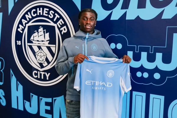 Manchester City contrata jovem promessa inglesa