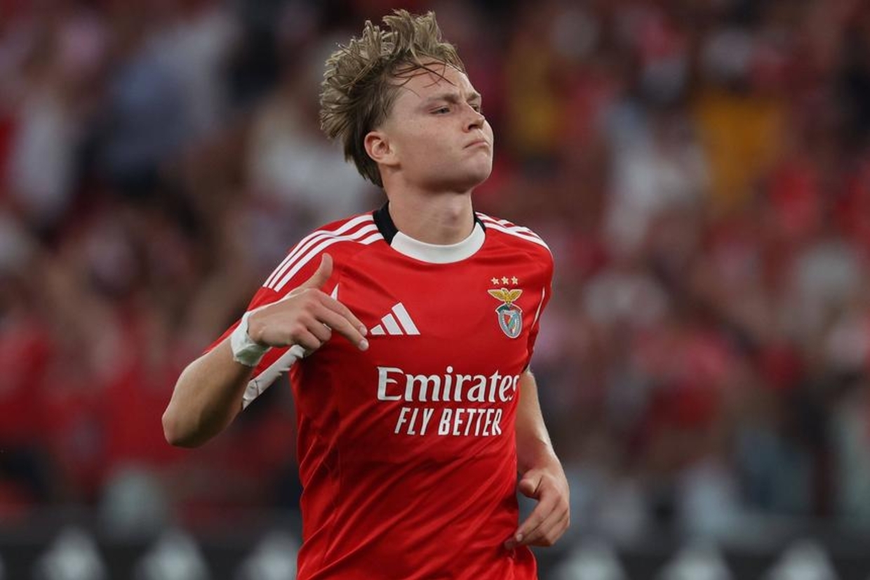 Schjelderup não responde ao Benfica e saída ganha força